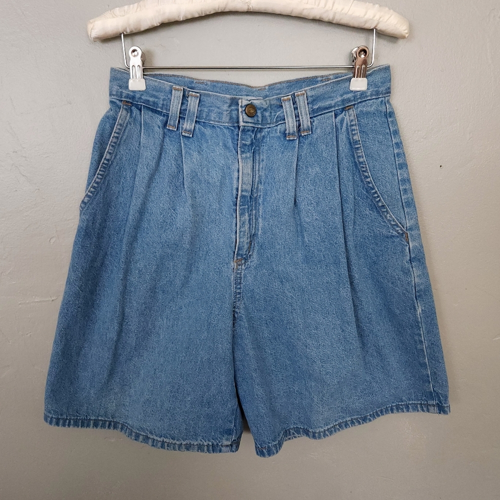 Vintage 1980s Blue Denim Pleated High Waisted Shorts From Vivaldi Jeanswear